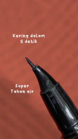 Yang lagi cari eyeliner murah tapi bagus klik keranjang kuning ya!!! #TikTokPromote #fyp #focallure #Eyeliner #makeup 