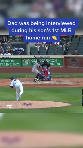What an amazing moment caught on camera 👏 #MLB #baseball #dad 