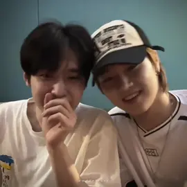 their love language is physical touch and stares at each other😩💗 #jungsu #gaon #kimjungsu #kwakjiseok #xdinaryheroes #fyp 