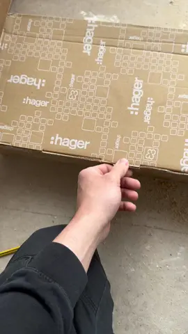 Fuseboard install #hager #fuseboard #asmr #sparky #electricians #fyp #fypシ #tradie #electriciansoftiktok #electrical #electrician #electricianlife @Hager 