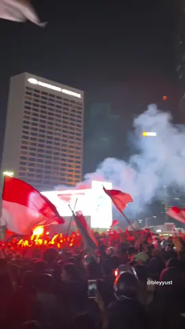 Syalalala lalala. Oo Garuda… Selebrasi Emas Sea Games 2023. Ultras Garuda Indonesia Jabodetabek 🔥 #ultrasgarudaindonesia #ultrasgarudaindonesia🇮🇩 #ultrasgaruda #ultrasgarudajakarta #ultrasgarudabogor #ultrasgarudadepok #ultrasgarudatangerang #ultrasgarudabekasi #ultras #indonesia #indonesia🇮🇩 