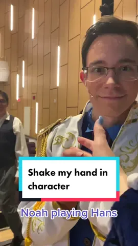 Shake my hand in character! #USofFrozen#disneyonbroadway#loveisanopendoor#frozen#musical#musicaltheatre#theater#theatre#musicaltheater#elsa#anna#kristoff#sven#olaf#hans#acting