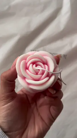 Make Rose candle🕯️ from scratch with me 🤍 #candlemaking #soywaxcandles #fyp #tutorial #handmadecandles #foryoupage 