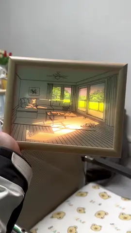 Cứ tưởng là bức tranh bình thường cho đến khi bật lên, có ba chế độ màu thay đổi trong ngày dùng decor phòng hay làm quà tặng cũng rất ok đấy ạ. #tranhdenled3d #tranhdenled #tranhtreotuong #đèntrangtrí #decorphongngu #nghiensetup 