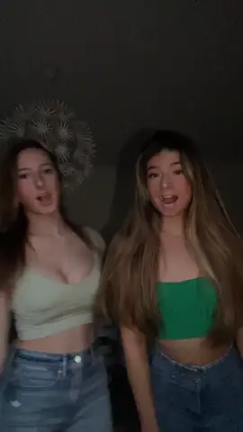 in honor of the b day girl 🥂🥂 @selbyy  