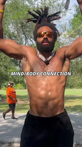 Someone on IG said the lady waking by was ready to risk it all 😂 #calisthenics #meditation #tampa 