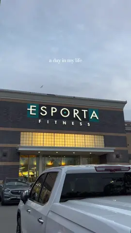 pretty much my day everyday :-) #fyp #foryoupage #foryou #dayinmylife #Vlog #dailyvlog #chicagolifestyle #chicago #GymTok #fypシ #DailyRoutine #routine #Fitness #gym #nespresso 