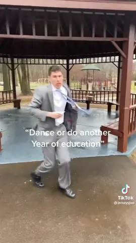 #guydancingingreysuit #trending #viral #fyp 