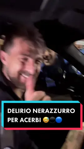 Un po’ di affetto per Acerbi all’uscita da San Siro 😅 ⚫️🔵 #Acerbi #Inter #InterMilan #TikTokCalcio #TikTokSoccer #DAZN