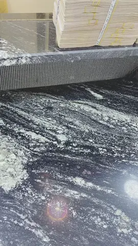 الشمري بسهره صاحب العمله الخضره 😂😂              تحبون الفلوس.              لولا 😅