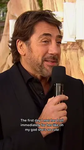 Halle Bailey has captured all of our hearts including Javier Bardem’s 💘  #fyp #TheLittleMermaid #HalleBailey #JavierBardem #MoviePremiere #UK 