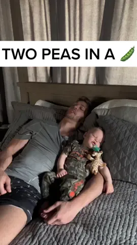 Two peas in a pod #livingleonard #newparents #marriedlife 