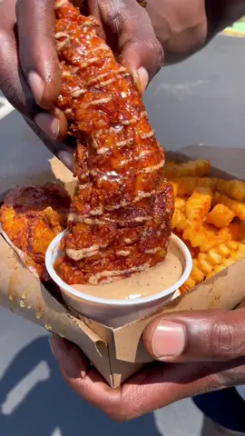 Replying to @Michelle L. @Keith Lee the people have been asking for the review #orlando #chickentenders  #foodtiktok #fries #chickenfire #keithlee 