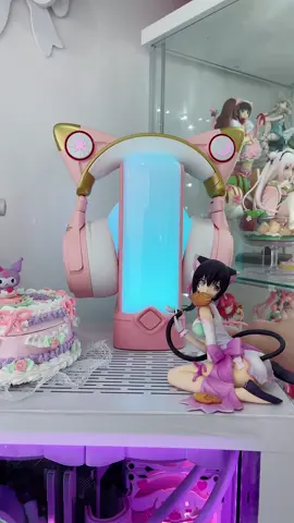 @yowu chan crystal headphone stand🌸 its actually a USB port too!!so cute and useful cause im always running out of available USB ports on my pc lol🤦🏻‍♀️ // #cutesetup #pinksetup #pinkaesthetic #magicalgirl 