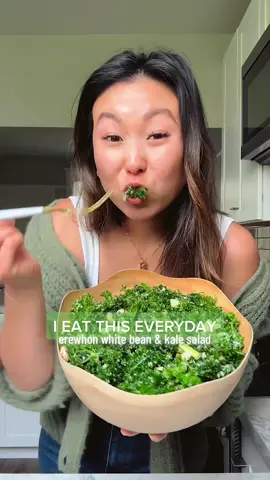 The highly requested @Erewhon Market White Bean & Kale Salad 🥗Bc why pay $14 for a small portion when you can make it at home 💁🏻‍♀️ #Foodie #foodtiktok #EasyRecipe #quickrecipes #vegetarian #vegan #homecooking #saladrecipe #healthyrecipes #erewhon  