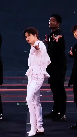 Jimin Focus Speak Yourself Tour in London  YouTube. https://youtu.be/7OvH6h22MOE #jimin #parkjimin #jiminbts #nottodaybts #jimindance 