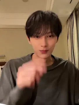#jun : HIS WEIBO LIVE PLSS 💀💀 I LOVE HIM SM LMFOAAOAKAK || #junhui #seventeen #kpopfyp #fyp #kpop 