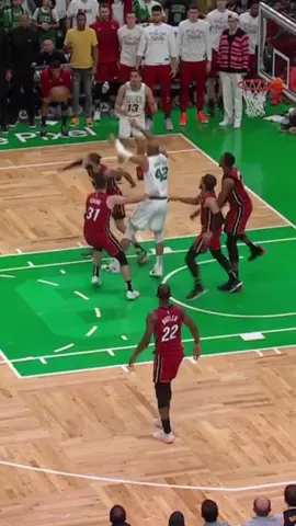 Was this is a travel by Tatum in clutch 🤯 #NBA #basketball #fyp #viral #foryou #jaysontatum #celtics #miami 