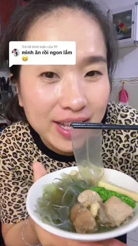 Trả lời @97 ê mấy bà đi ăn lẩu thì mang theo cái gì nè ...? còn tui thì .? #bepcuagiao #monngonnhalam #anngoncungtiktok #miendong #laubo 