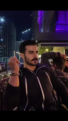 yeni hesabım boşuna paylaşıyorum resimlerimi beğenen yok ki 😔#ErkekFotoğrafları #esmererkek #FotoğrafAkimlari 