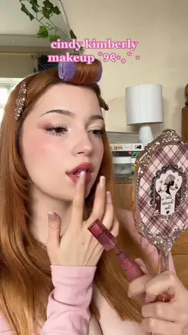 hiiii guys !!!! i saw this gorgeous pic of cindy and wanted to try and recreate her makeup as a complete amateur 🤓 im trying out some more makeup looks & products recently so hopefully my skills improve 🫣 i really love how this came out tho !! 💕  #makeup#grwm#makeuptutorial#beauty 