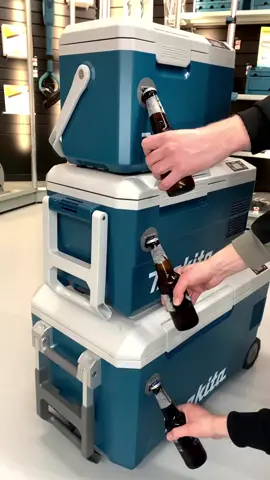 Transforming the temperature game with the #Makita Cooler/Warmer! From -18°C to a scorching 60°C, this versatile companion keeps things just right! With a whopping 50L capacity, it's a perfect match for all your adventures! And the best part? It's fully compatible with #LXT and #XGT, making it a must-have for all Makita enthusiasts! #CoolerWarmerGoals #MakitaLife #CampingGear