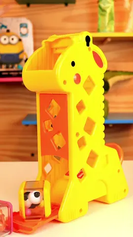 Estimule a risada e diversão da criançada com a Girafa Fisher-Price! 💛 Com esse super brinquedo as crianças podem empilhar os blocos e derrubá-los, ativando sons e músicas divertidas 🥰  Você encontra essa e muitas outras opções de brinquedos na Ri Happy! Estamos disponíveis nas lojas, site ou pode nos chamar também no Zap!     #RiHappy #FisherPrice #GirafaBlocos #Criança #Diversão #Brinquedos #Brincadeira