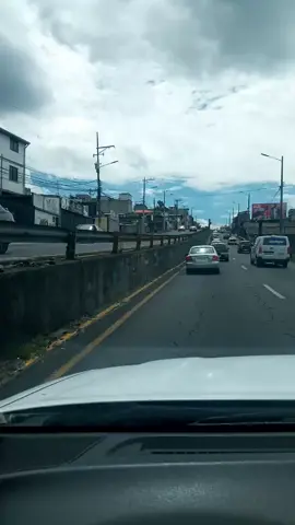 #enlatrabajacion #manejandoando #diacaluroso🌞 #camellandoando #trabajandito #dmaxdiesel #dmax5302 #quito_ecuador🇪🇨 