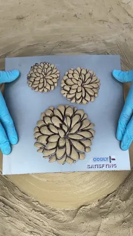 The clay mud is blooming like a flower. #oddlysatisfying #sayisfying #asmr #fyp 