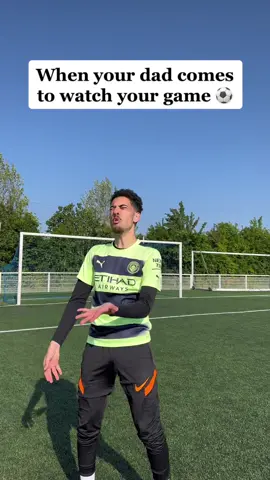 When your dad watches your game ⚽️🤣 #football #futbol #futebol #fútbol #footballskills #footballtiktok #footballvideo #Soccer #soccerskills #soccertiktok #ilyssouu #fyp #foryou 