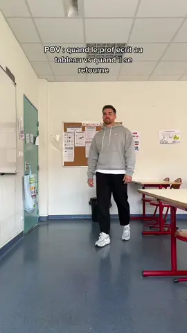 Il me prenne vraiment pour un pigeon les élèves des fois 🤣 #prof #professeur #college #lycee #maths #humour #pourtoi #fun #eleve #eleves #fyp 