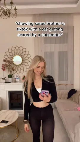 who was that? I don’t know but she was cute hahah….. #washingtontiktok #cosplay #cuteface #singlet