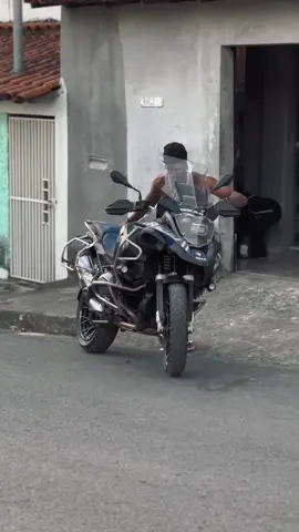 . . . . . . .  . . . . . . . . . . . . . . . . . . . . . .   . #grau #grauderua #grauearte #graudebike #grauecorte #244naoecrime #adventure #puxoucortouraspou #osascorte #graudichava abc #pilotosdograu #*caboenrolado #tumultuanograu #fan160 #titan160 #start160 #bike #bikelife #bikerlifestyle #bikerlife #bikersofinstagram #honda #yamaha #bmw #suzuki #kawasaki #triumph #motocross #motos #mototerapia 