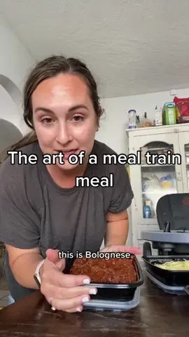 I love a meal train! Ask your friend or sis or mom or cousin to set one up for you when you have your baby. #mealtrain #newmom #newborn 