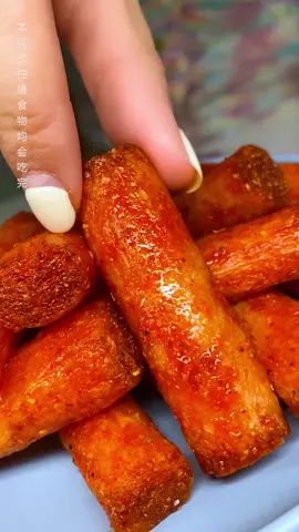 😋😋 #chinese #latiao #wulmalatiao ##jajananchina #jajanantiktok #pedas #camilan #chinesefood #enakbanget 