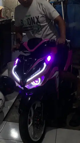 ready lawan skupi jahat yang lampu nya nyorot langsung ke muka🗿,btw gw pasang di @custom lampu cibitung #vabyy  #vario #fyp 