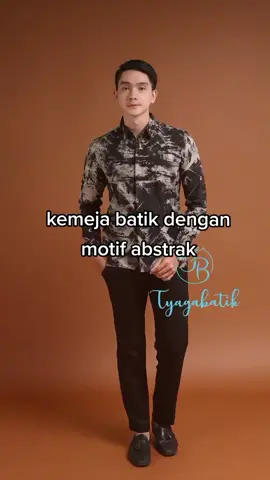 kemeja batik dengan motif abstrak #kemejabatik #kemejabatikslimfit #batiktyaga #batikslimfit #batik #batikpremium 