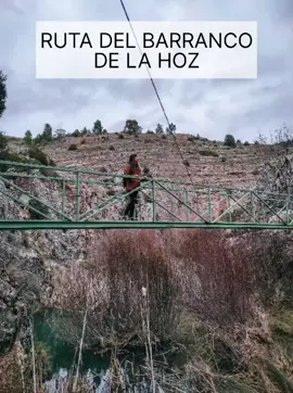 ✨️RUTA DEL BARRANCO DE LA HOZ✨️ ¿Conoces la Ruta de las Pasarelas de Calomarde en Teruel? ➡️ La también conocida como Ruta del Barranco de la Hoz es una ruta que recorre parte del río Blanco a través de unas impresionantes pasarelas en la provincia de Teruel. ➡️ Se puede hacer tanto una ruta circular como lineal (ida y vuelta por el mismo sitio). Algunos datos: 🔹️Distancia ruta circular: 6 km. hasta el Molino de las Pisadas y Tejeria, 8km. hasta la Fuente del Berro. 🔹️Duración: 2 - 3 horas 🔹️Dificultad: fácil/medio Toda la info completa en nuestro blog. ➡️ Síguenos para más inspiración viajera @debilbaoalmundo  #calomarde #rutabarrancodelahoz #barrancodelahoz #senderismo #Teruel #teruelexiste #aragon #aragonturismo #spain #travel #travelcouple 