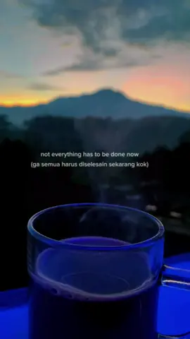 keep calm and strong #storysecangkirkopi #ngopiaesthetic #katakatamutiara #videovibesestetik #musikstory #storysingkat #literasiaesthetic #katakatakopi #katakataestetik #videostorywa #CapCut 