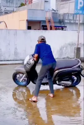 kepleset berjama'ah#KontenHiburan #VideoNgakak #malangmalang #VideoTikTokKocak 