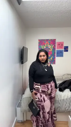 A little noise for the outfit pls #fyp #OOTD #plussize #plussizetransiton #plussizecreator #plussizemodel #plussizefashion #plussizeedition #desicreators #desigirl #desigirls #desitransitions #ootdfashion #styling #longskirt #longskirtoutfit #plussizeskirt 