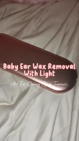 Check out na! 🧺✨🤍 Description: With led light and 2 sizes of ear spoons, super useful for daily ear cleaning, soft and round spoon head, suitable for all ages, especially for children.  Designed to be a practical and easy-to-use for better ear cleaning experience. The tool has very effective tweezers head with anti-slip lines make it maneuverable to remove all the ear wax, no more lingering wax and discomfort. #tiktokfinds #babystuff #fypシ #babyearcleaner #tweezers #aesthetic 