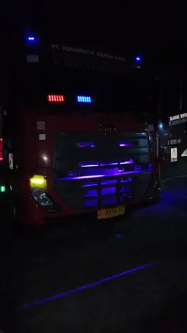 show malam...#tangkipertamina #skidtanklpg #amtpertamina #fypシ #fypdongggggggg #fyp #drivermuda #drivermudapunyacerita 