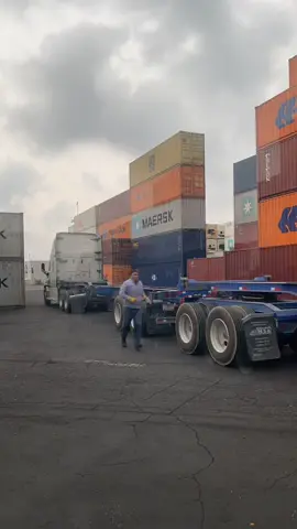 Otro dia mas en el trabajo ❤️#aduana #comercioexterior #logistics #contenedor 