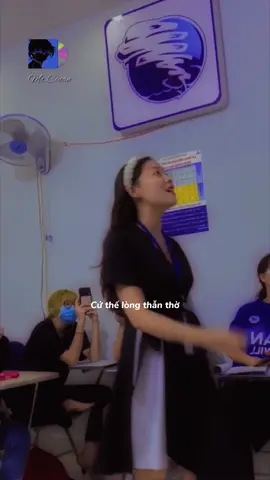 Giáo viên đã xinh còn hát hay ai chả muốn đi học 😊 #cover #lyrics #anhthanhnien #nhachaymoingay #fypシ #mrconan #xh 