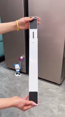 ¡Facilita tus movimientos y protege tus muebles con nuestro innovador Rodillo Móvil para Muebles Ajustable! 🛋️🚀 Mover muebles pesados puede ser todo un desafío, pero con nuestro Rodillo Móvil para Muebles, esa tarea se vuelve mucho más sencilla y segura. Olvídate de los esfuerzos excesivos y las marcas en el suelo, gracias a nuestra solución inteligente. Nuestro rodillo ajustable está diseñado para adaptarse a diferentes tamaños y formas de muebles. Con su sistema de ajuste telescópico, podrás expandir o contraer el rodillo según tus necesidades, brindando una sujeción firme y segura. ¡Moviliza tus muebles de manera rápida y sin esfuerzo! Además, nuestros rodillos están equipados con ruedas de alta calidad que permiten un deslizamiento suave y sin problemas. Ya sea que necesites mover un sofá, una mesa o cualquier otro mueble, nuestro rodillo se deslizará sin problemas sobre cualquier superficie, evitando rayones o daños. Su diseño resistente y duradero garantiza una larga vida útil, incluso en el uso frecuente. Está fabricado con materiales de alta calidad que soportan el peso de tus muebles, proporcionando estabilidad y seguridad en cada movimiento. ¡Simplifica tus tareas de reorganización y protege tus muebles con nuestro Rodillo Móvil para Muebles Ajustable! Ordena el tuyo hoy mismo y descubre la comodidad de mover tus muebles con facilidad y sin dañar el suelo. ¡Transforma tu hogar de manera rápida y sin complicaciones! 🏠💪🚀