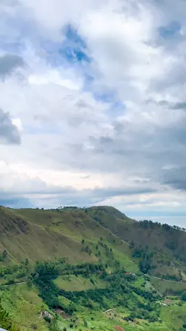 📍Lake Toba Viewpoint #indonesia #medan #asian #video #photography #travel #traveltiktok #travelvlog #nature #amazingvideo #beautifuldestinations #beautifulview #pemandangan #lovenature #view 