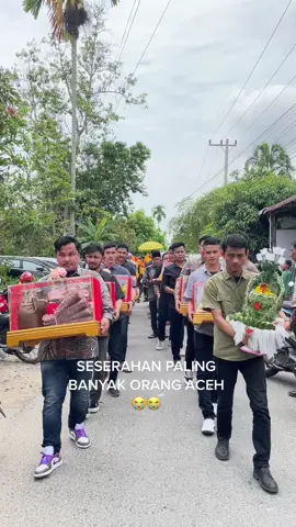 BERAPA DUIT ITU? 💸🙈 #budayaindonesia #adatbugis #flashmobwedding #pernikahanadataceh #fyptiktok #baronganindonesia #upacaraadatsunda #adatbugissulawesi #vidatwedding #daraaceh #capcuttemplate #penari #silaturahmi #weddingaceh #budayabali #nikmatikenangannya #keren #weddinginspo2023 #dekorasiidamanmu 