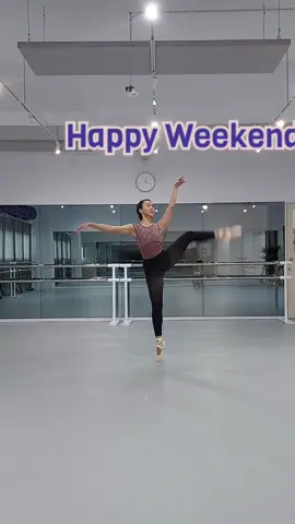 Weekend is here!! Put on your dancing shoes and let's rock it! 🙆🏻‍♀️🕺🏻🤸🏻‍♀️ 💻 http://etudedancestudio.com . . . . #ballerinasofinstagram #worldwidedance #ballet #lovedance #dancesg #danceforlife #radballet #adultballet #adultballetsg #adultballetcommunity #pointeclass #pointe #pointeshoes #pointework #ballerina #tinydancer #dance #harlequindancemat #dancestudio #balletsg #balletclass #RAD #RADballet #radexams #whatmovesyou #etudedancestudiosg 