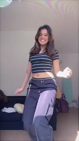 Tek tek ❤️😍@Aniaa #tektek #dancetiktokfacile #dansetiktok #dansestylé #dansebollywood #justedancetrend #tiktokpublic #musiquestendances #musiquetiktok #dancefacile #BeautyTok #dansetiktok2022 #tendancetiktok #influenceuse #trendmusic #dansetiktokfacile #style #fashionweek #y2k 